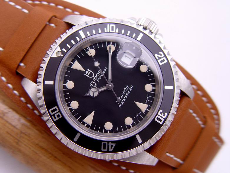 (070401-10) Rolex Tudor Antique Submariner 200m 79190 Watch