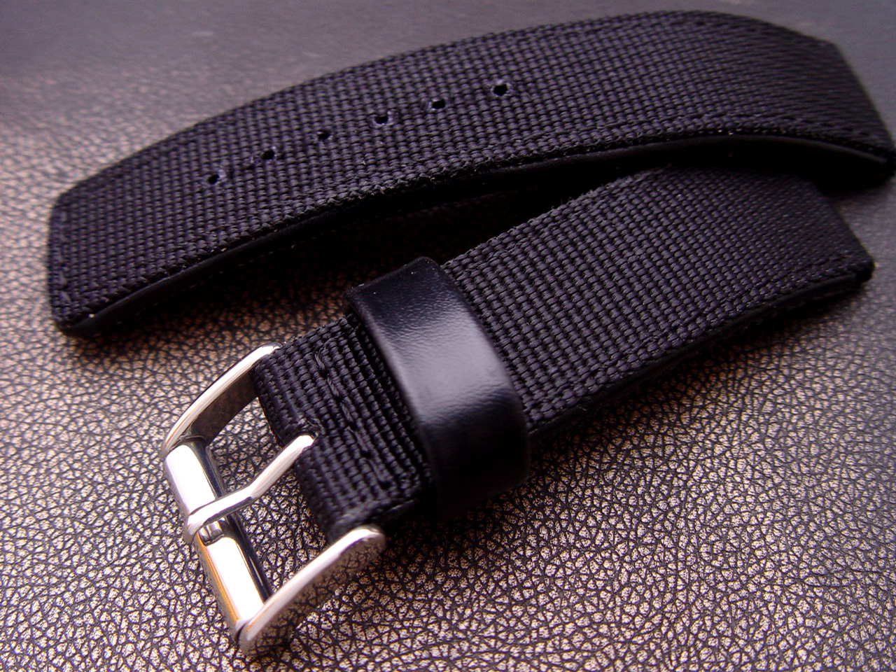 (TAT-NN24-006)24mm Black Heavy Nylon with Sandwich Leather